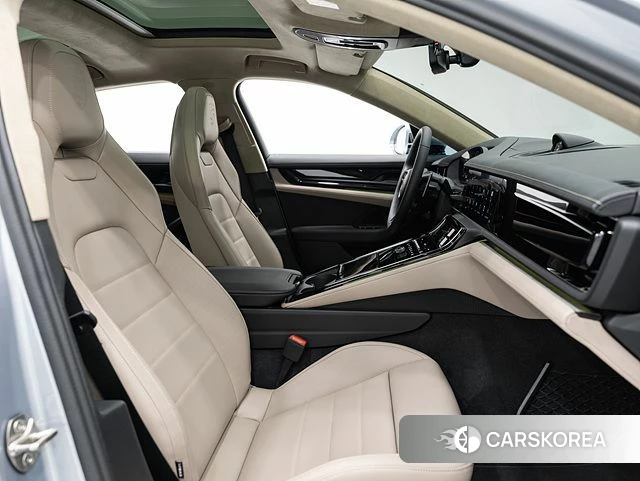 Porsche Panamera (976) 2025 Светло-серебряный цвет из Кореи, фото 5