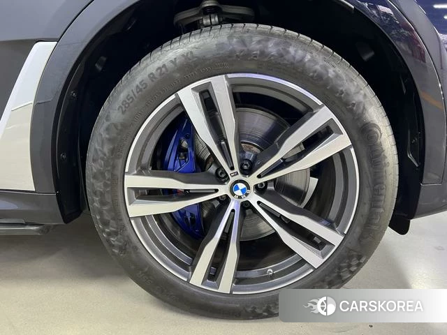 BMW X7 2021 Черный из Китая, фото 5