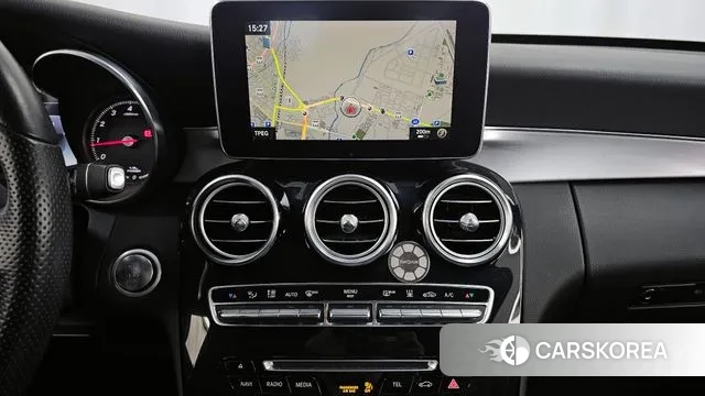 Mercedes-Benz C-Class W205 2018 Белый из Кореи, фото 5