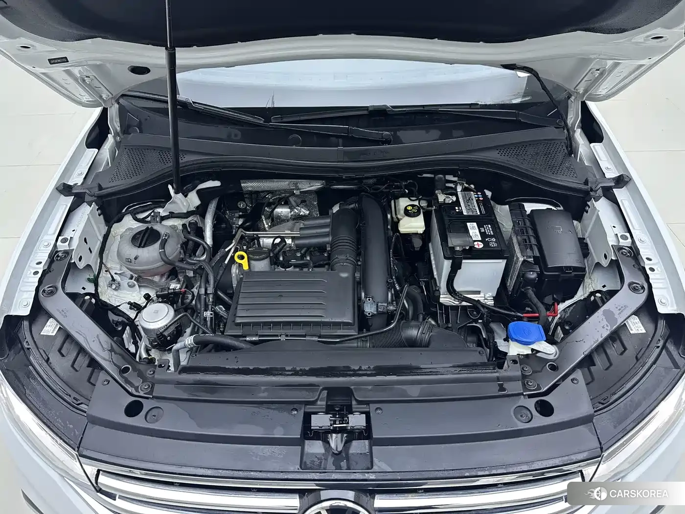 Volkswagen Tiguan L 2023 Белый из Китая, фото 5