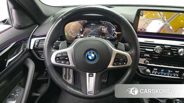 BMW 5 Series (G30) 2022 Белый из Кореи, фото 5