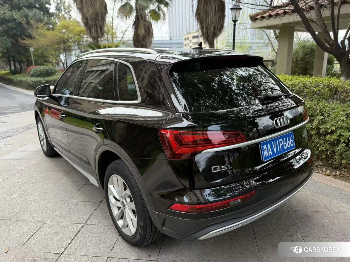 Audi Q5L 2023 Черный из Китая, фото 5