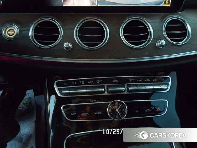 Mercedes-Benz E-Class W213 2018 Черный из Кореи, фото 5