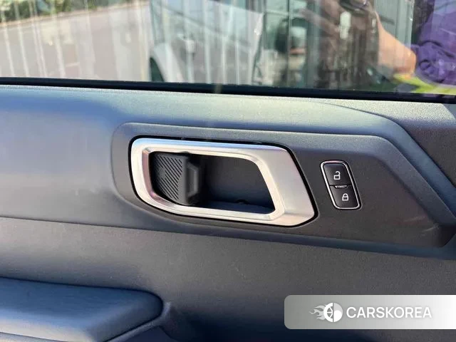 Ford Bronco 6th Generation 2024 Светло-серебряный цвет из Кореи, фото 5