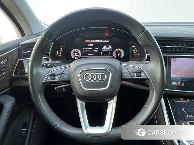 Audi Q7 2023 Черный из Китая, фото 5