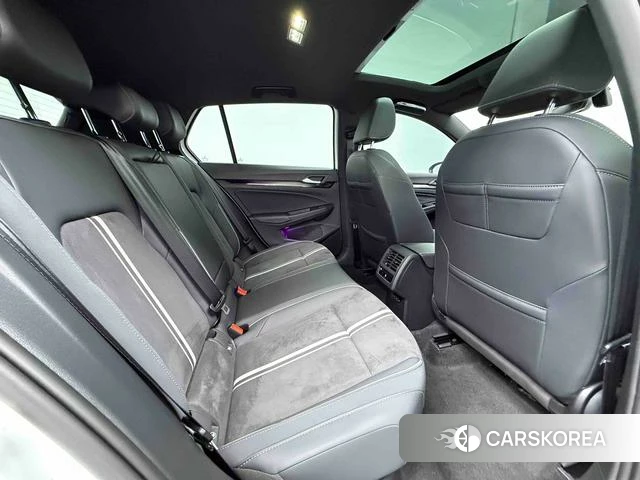 Volkswagen Golf 2022 Белый из Китая, фото 5
