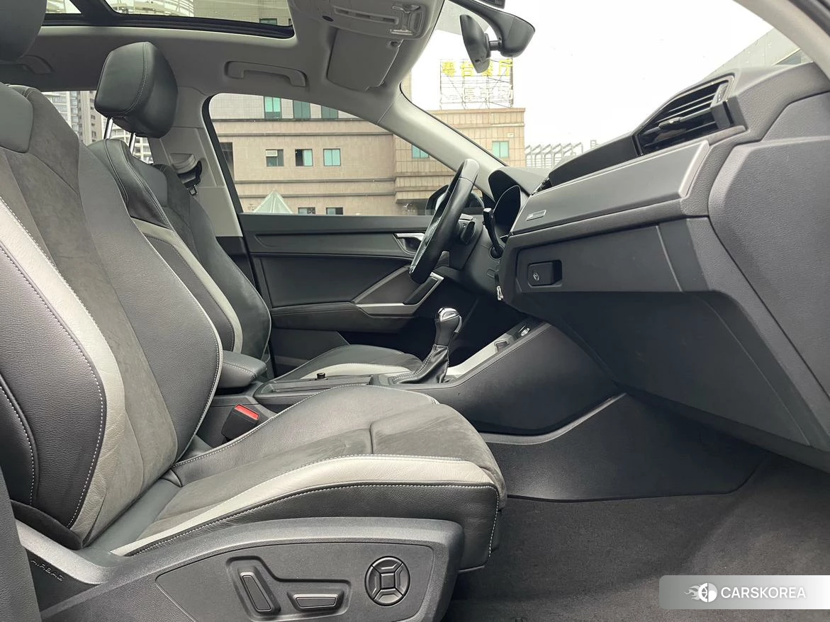 Audi Q3 2020 Темно-серый из Китая, фото 5