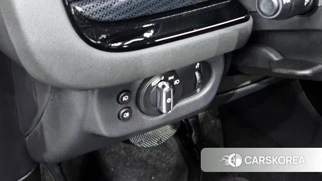 Mini Cooper Clubman 2023 Серебряный из Кореи, фото 5