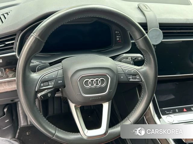 Audi Q7 2021 Черный из Китая, фото 5