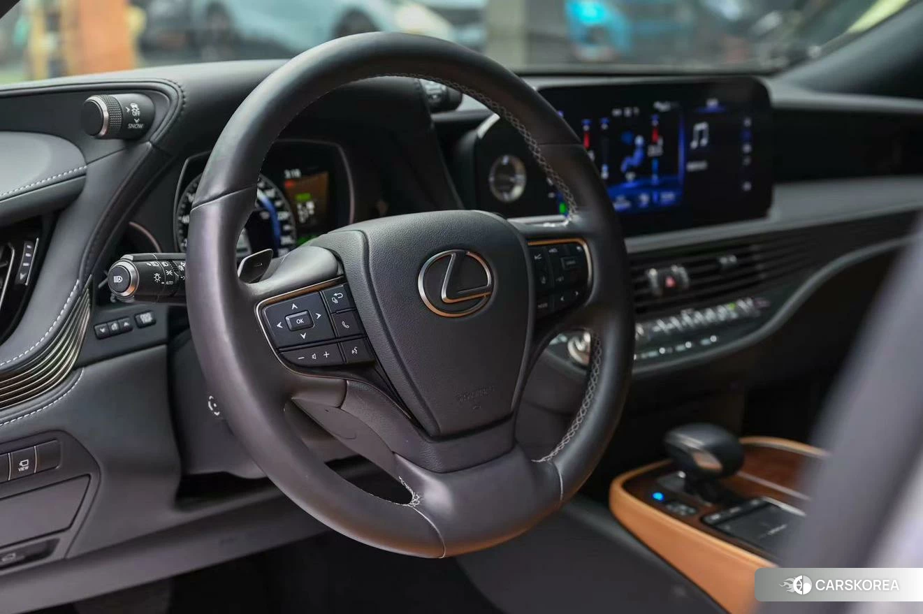 Lexus LS 2020 Серебристо-серый из Китая, фото 5