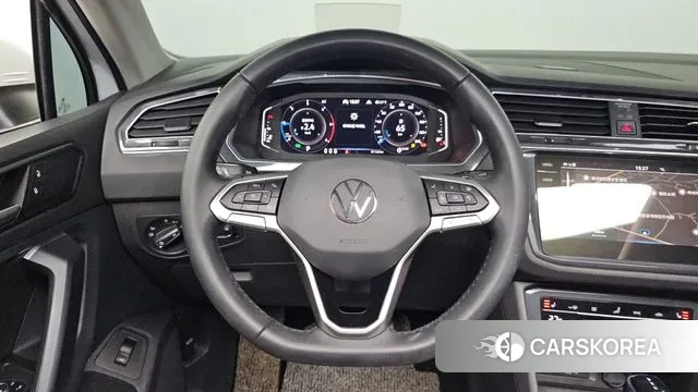 Volkswagen Tiguan second Generation 2021 Белый из Кореи, фото 5