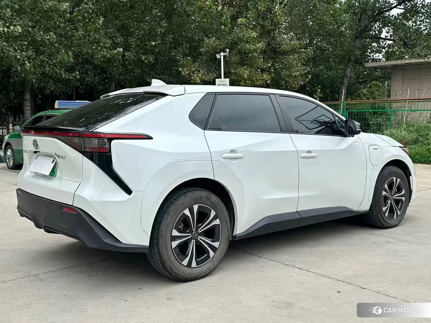 Toyota bZ4X 2024 Белый из Китая, фото 5