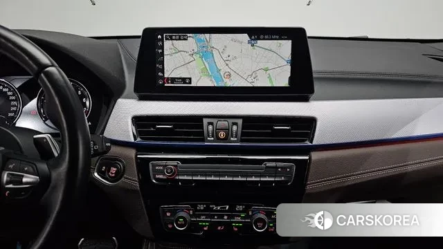 BMW X2 (F39) 2022 Светло-серебряный цвет из Кореи, фото 5