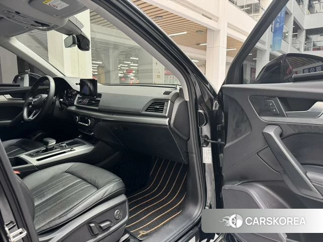 Audi Q5L 2021 Черный из Китая, фото 5