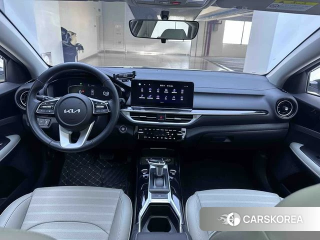 Kia K3 2023 Белый из Китая, фото 5