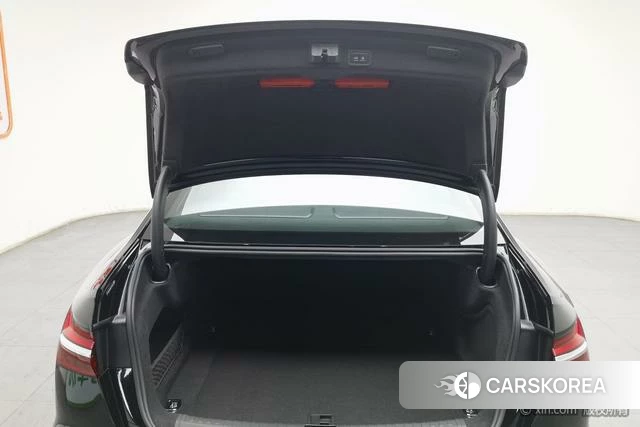 Audi A6L 2025 Черный из Китая, фото 5