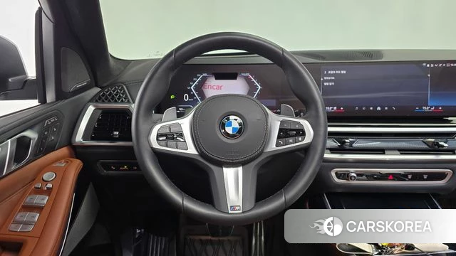 BMW X7 (G07) 2024 Светло-серебряный цвет из Кореи, фото 5
