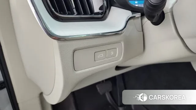 Volvo XC60 second Generation 2025 Белый из Кореи, фото 5