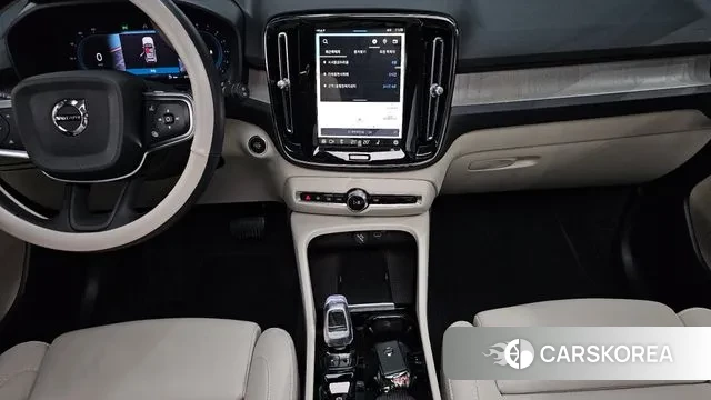 Volvo XC40 2024 Белый из Кореи, фото 5