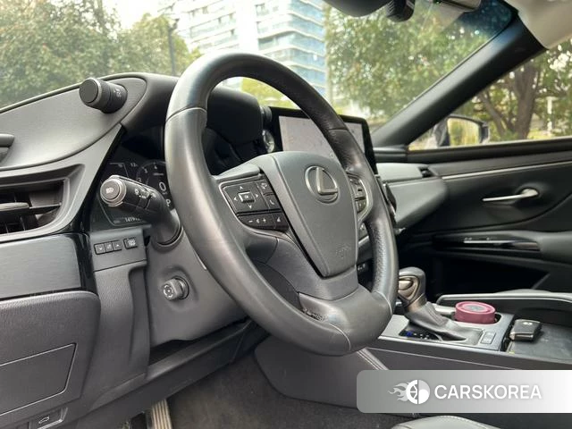 Lexus ES 2024 Белый из Китая, фото 5