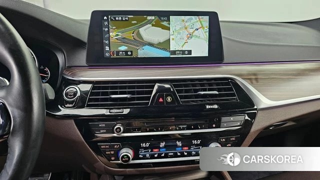 BMW 5 Series (G30) 2018 Серебристо-серый из Кореи, фото 5