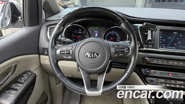 Kia The New Carnival 2018 Серебряный из Кореи, фото 5