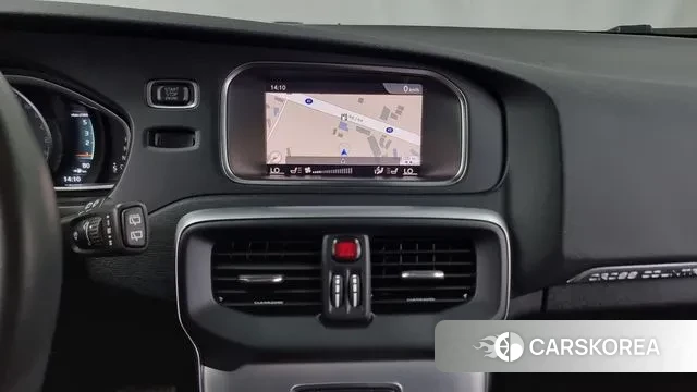 Volvo V40 Cross-Country 2019 Белый из Кореи, фото 5