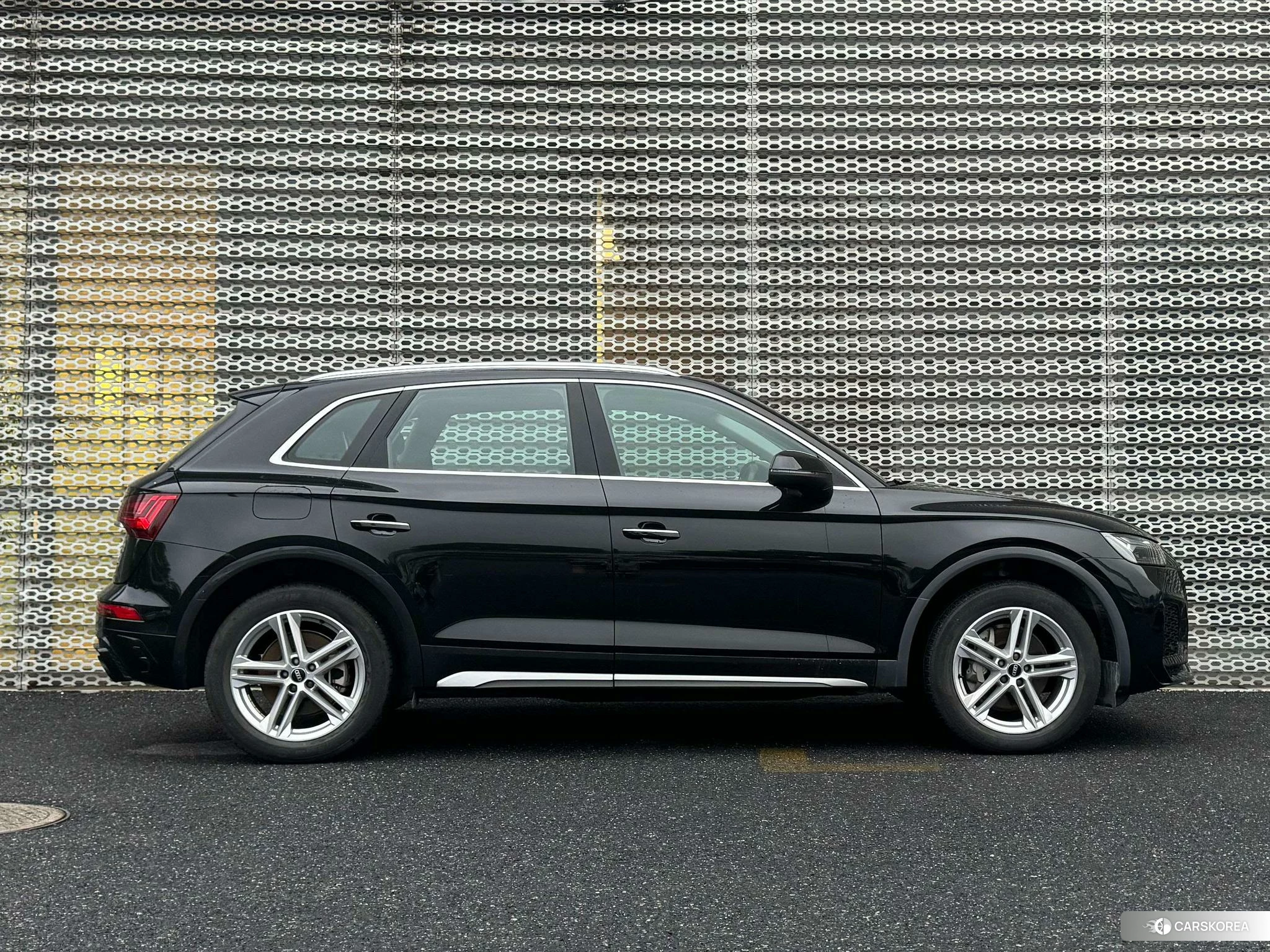 Audi Q5L 2023 Черный из Китая, фото 5
