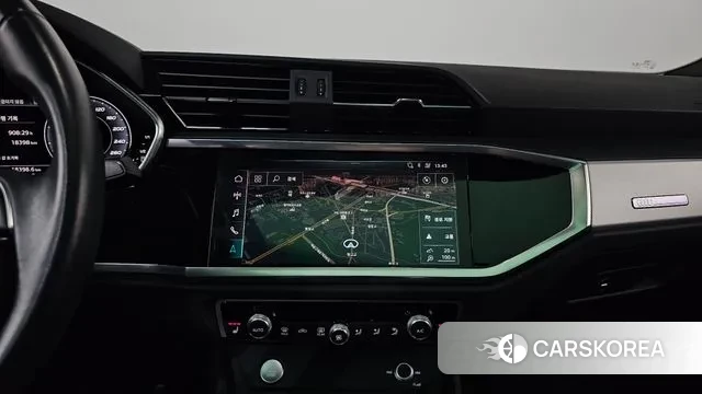 Audi Q3 (F3) 2020 Белый из Кореи, фото 5