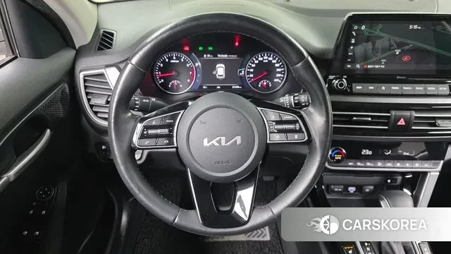 Kia Seltos 2022 Белый из Кореи, фото 5