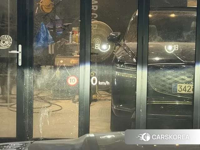 Land Rover Defender (L663) 2024 Черный из Кореи, фото 5