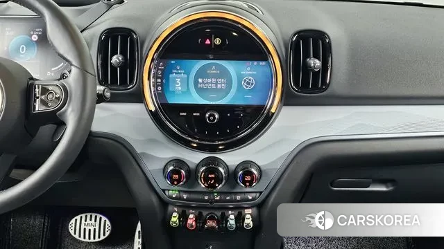 Mini Cooper Countryman 2022 Светло-серебряный цвет из Кореи, фото 5