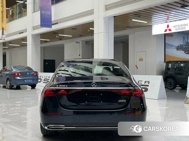 Mercedes-Benz E-class id 3920648 из Китая 5