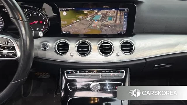 Mercedes-Benz E-Class W213 2018 Белый из Кореи, фото 5