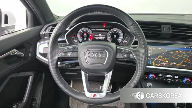 Audi Q3 (F3) 2023 Белый из Кореи, фото 5