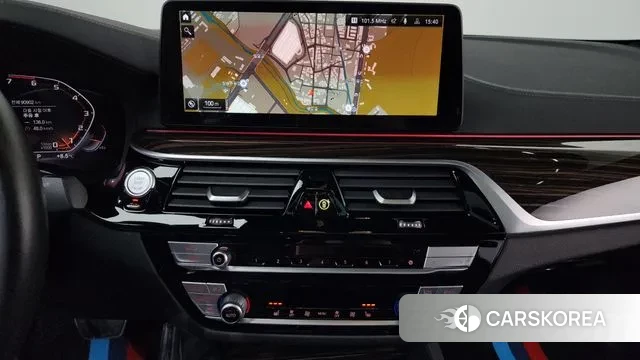 BMW 5 Series (G30) 2022 Белый из Кореи, фото 5