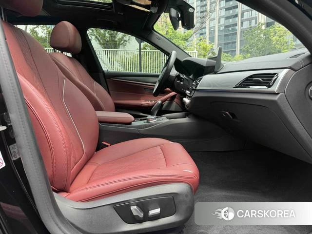 BMW 5 series PHEV 2021 Черный из Китая, фото 5