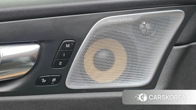 Volvo XC60 second Generation 2019 Белый из Кореи, фото 5