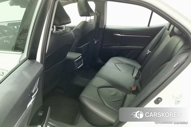 Toyota Camry 2023 Белый из Китая, фото 5