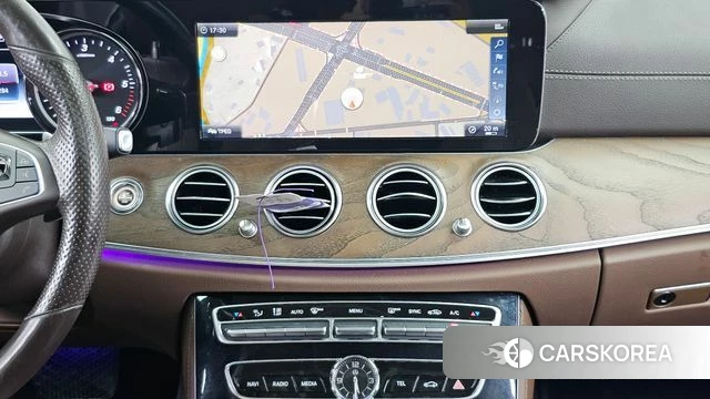 Mercedes-Benz E-Class W213 2018 Белый из Кореи, фото 5