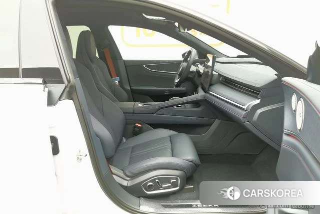 Extremely krypton ZEEKR 001 2025 Белый из Китая, фото 5