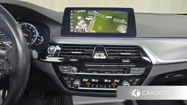 BMW 5 Series (G30) 2018 Белый из Кореи, фото 5