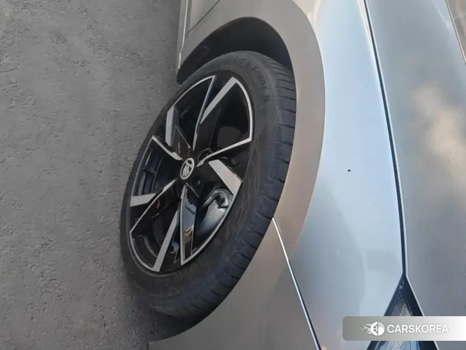 Skoda Octavia 2022 Silver/gray из Китая, фото 5