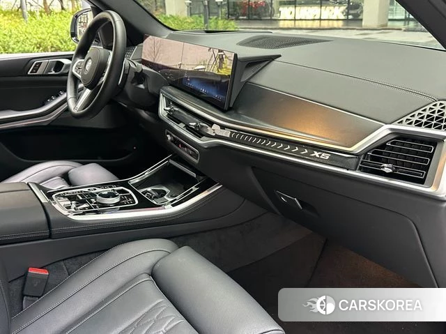 BMW X5 (G05) 2025 Светло-серебряный цвет из Кореи, фото 5
