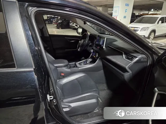 Toyota RAV4 5th Generation 2020 Черный из Кореи, фото 5