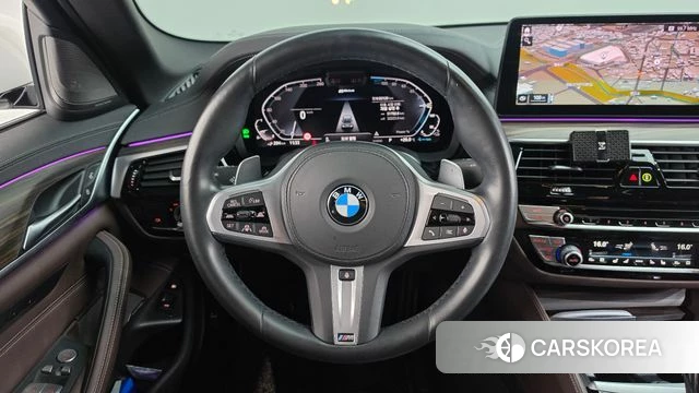 BMW 5 Series (G30) 2021 Белый из Кореи, фото 5