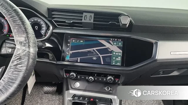 Audi Q3 (F3) 2020 Белый из Кореи, фото 5