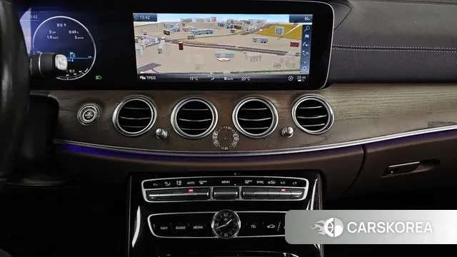 Mercedes-Benz E-Class W213 2018 Черный из Кореи, фото 5