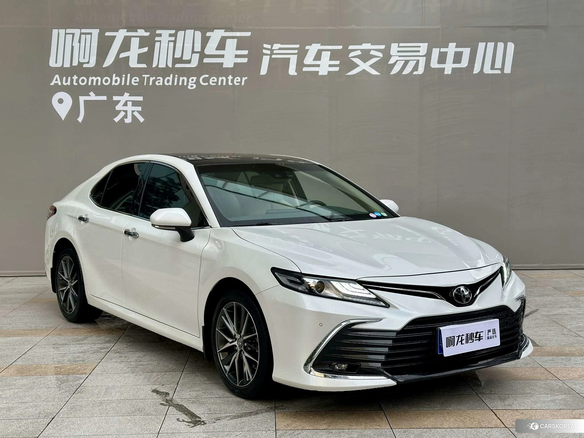 Toyota Camry 2021 Белый из Китая, фото 5