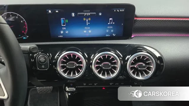 Mercedes-Benz A-Class W177 2025 Белый из Кореи, фото 5